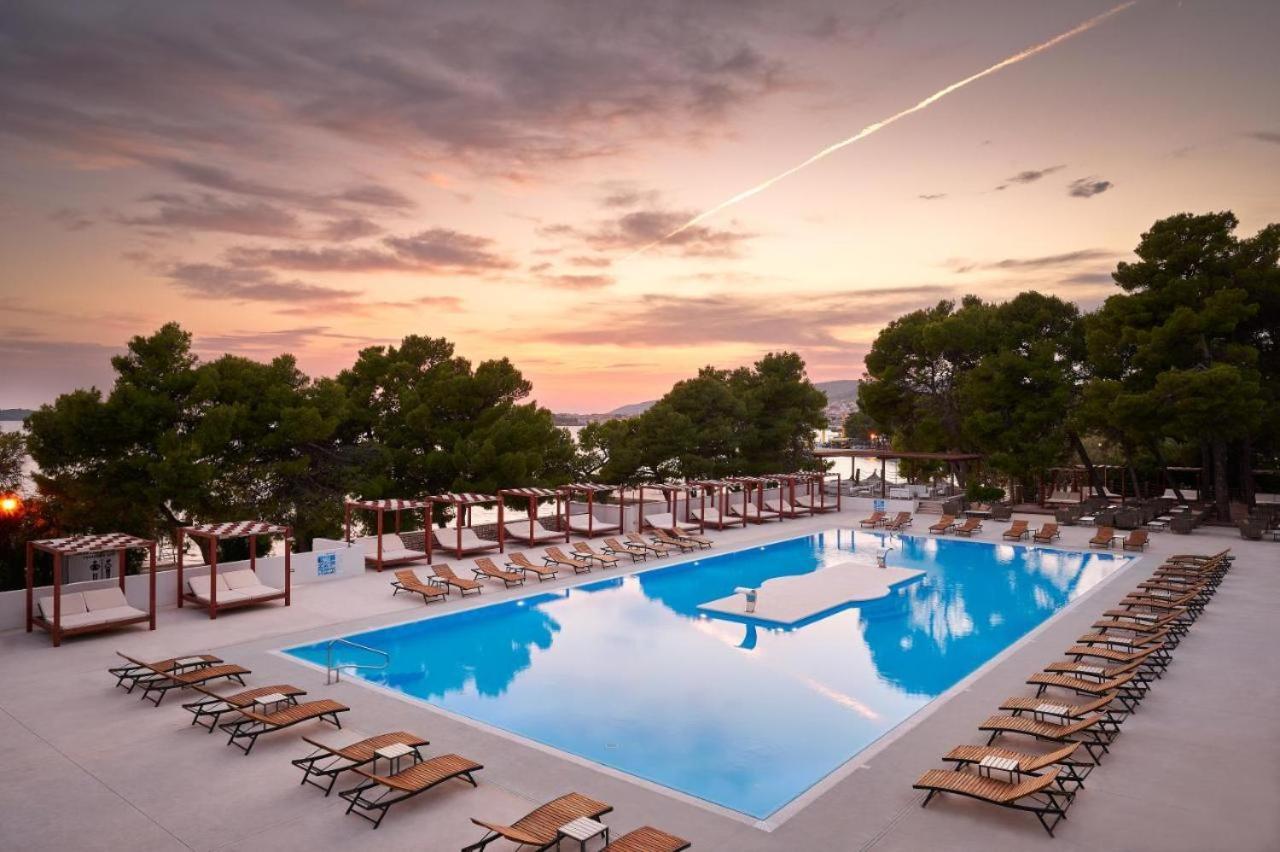 Croatia Camp Premium Hotel Vodice Bagian luar foto
