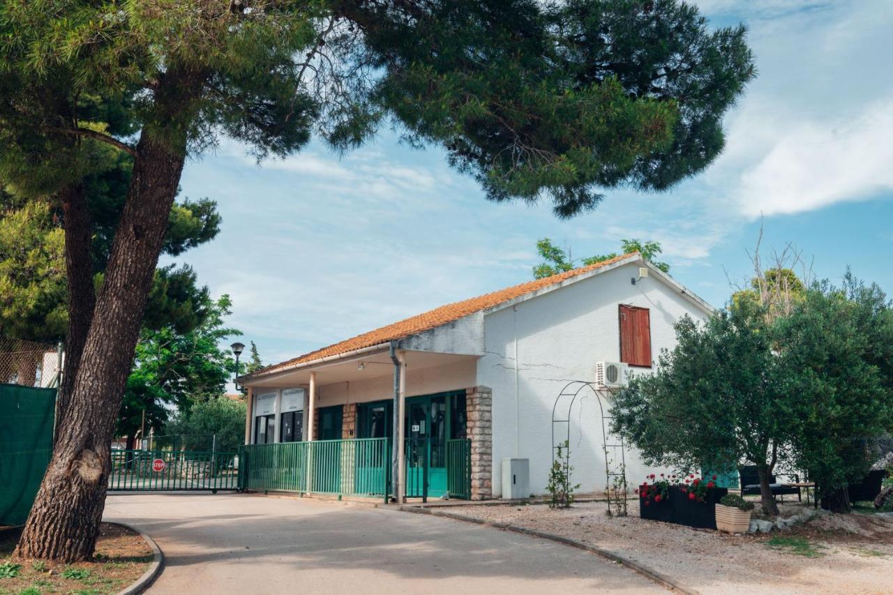 Croatia Camp Premium Hotel Vodice Bagian luar foto