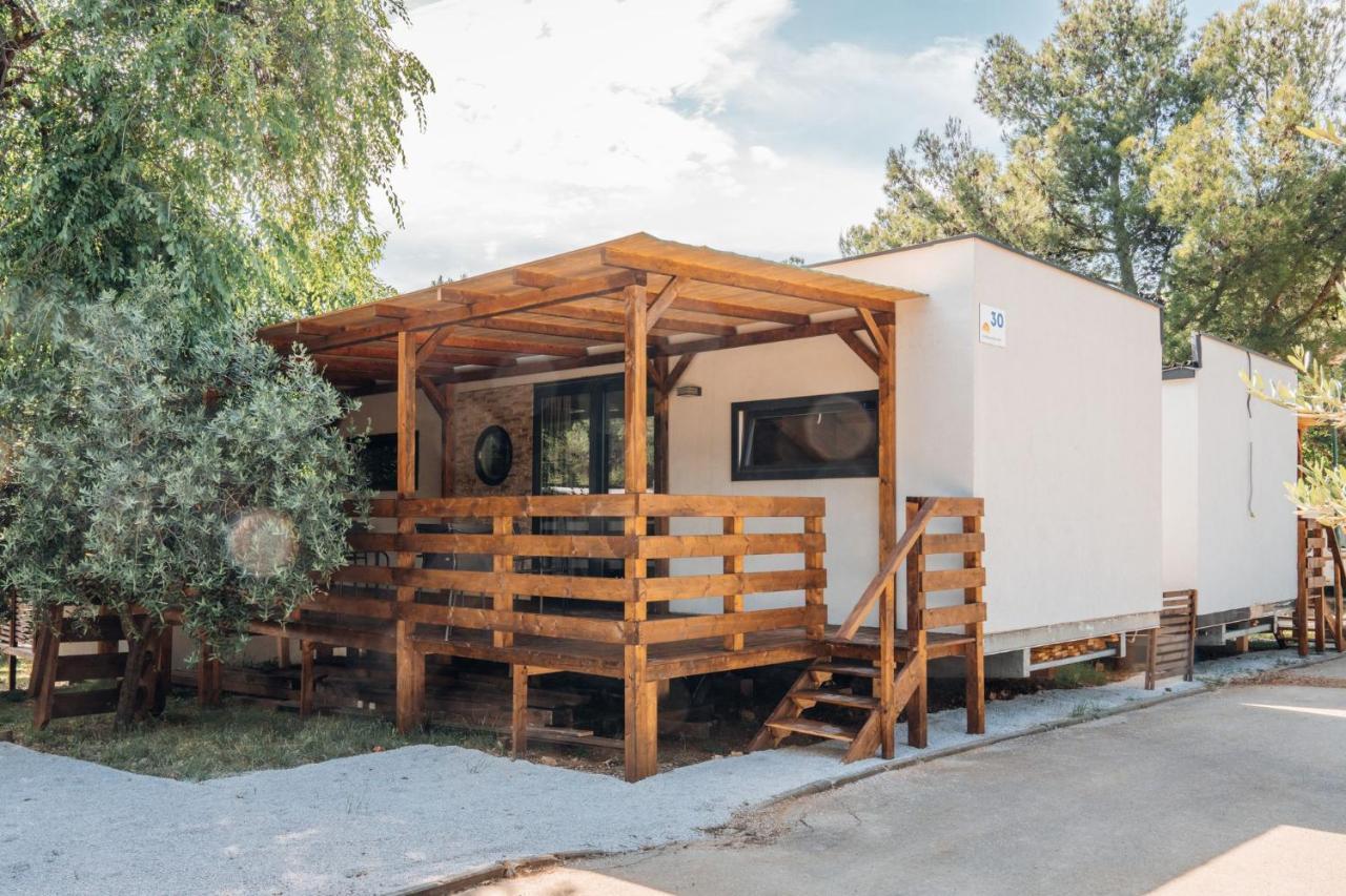 Croatia Camp Premium Hotel Vodice Bagian luar foto