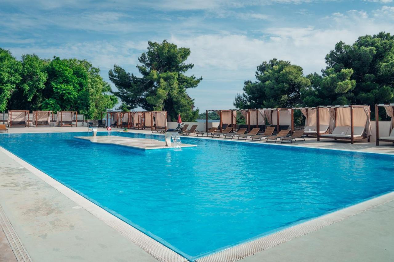 Croatia Camp Premium Hotel Vodice Bagian luar foto