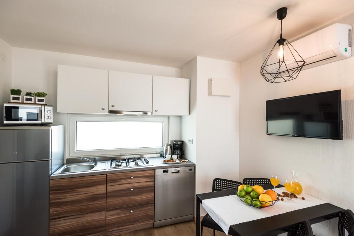 Croatia Camp Premium Hotel Vodice Bagian luar foto